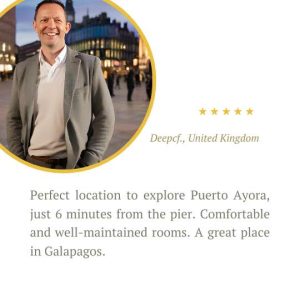 Deepcf de Reino Unido sonriente, con una reseña positiva sobre la ubicación y las habitaciones de Galapagos Nomad.
