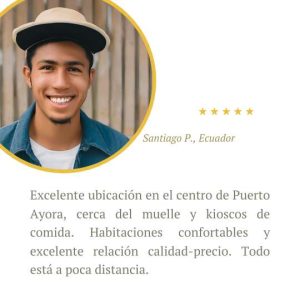 Santiago P. de Ecuador sonriente, con una reseña positiva sobre la ubicación y calidad de Galapagos Nomad.