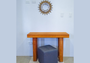 Stylish entryway of the Seashell Suite with a welcoming ambiance.